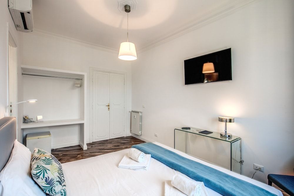 Astoria Palace Double Room 6