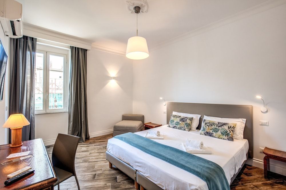 undefined Astoria Palace 2