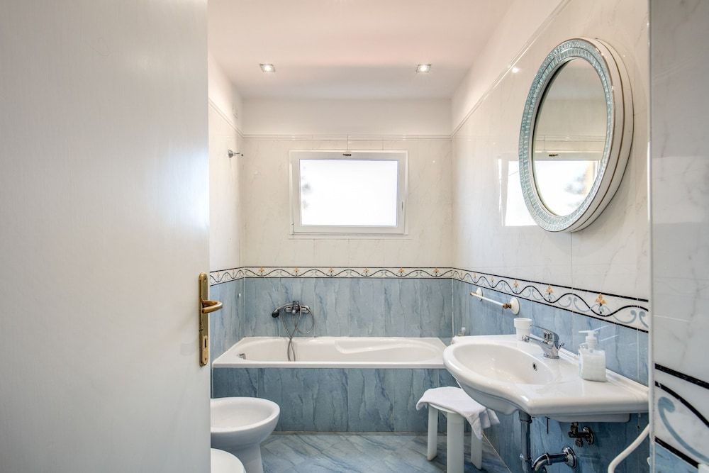 Astoria Palace Double Room 8