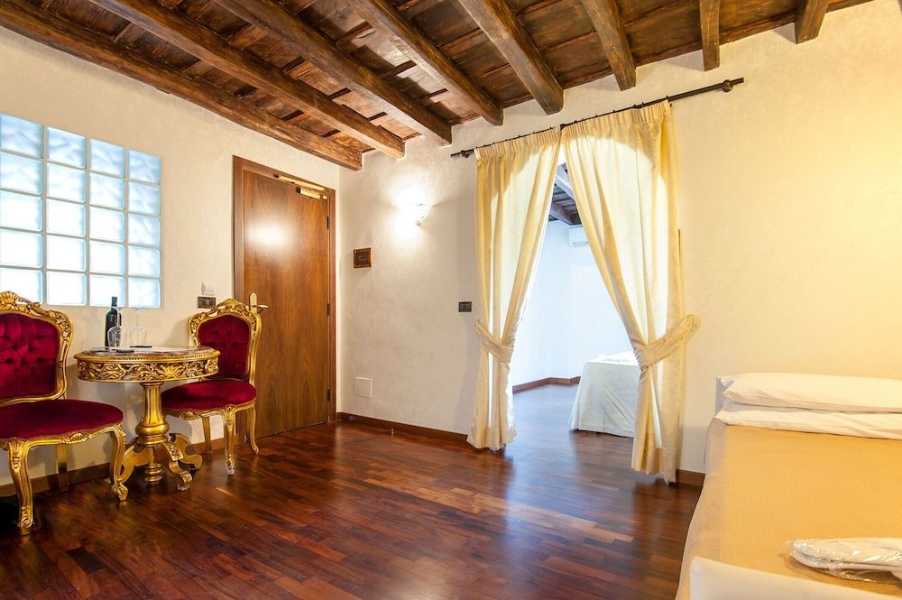 Royal House Quadruple Room 3