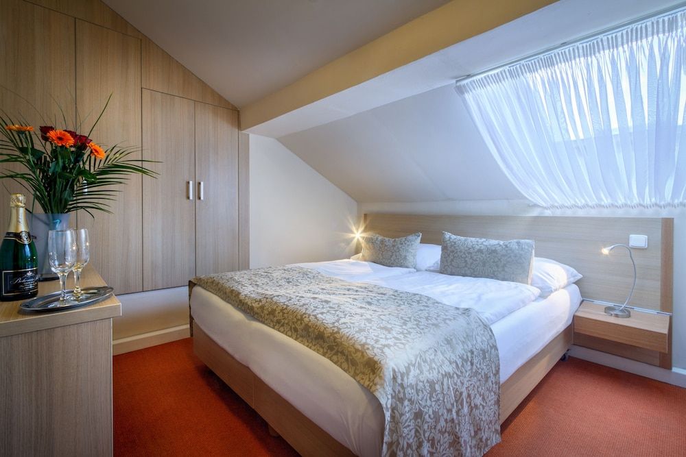 undefined Hotel Taurus 3