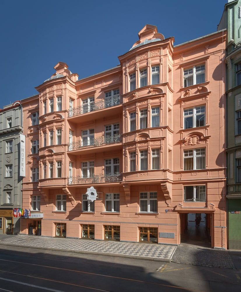 undefined Hotel Taurus 5