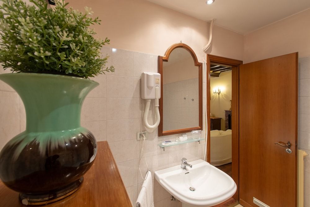 Hotel Antica Dogana Comfort Quadruple Room 3