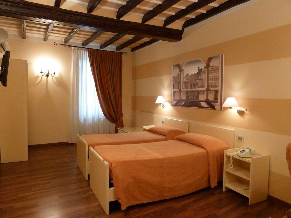 Hotel Antica Dogana Comfort Quadruple Room