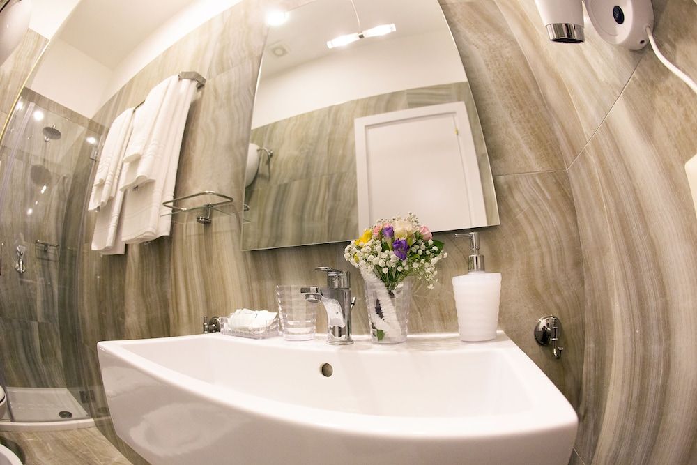 NeapolitanTrips Hotel Double Room 11