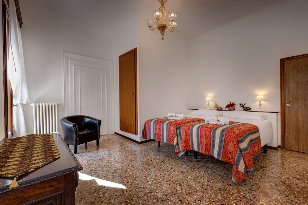 Hotel San Samuele Triple Room 5
