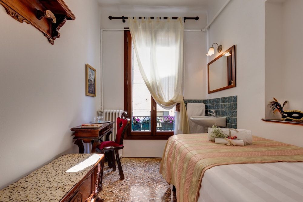 undefined Hotel San Samuele 8