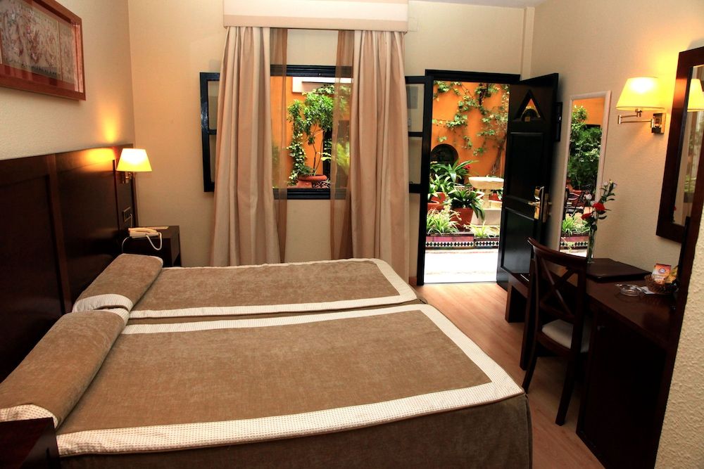 undefined Hotel Cervantes 3