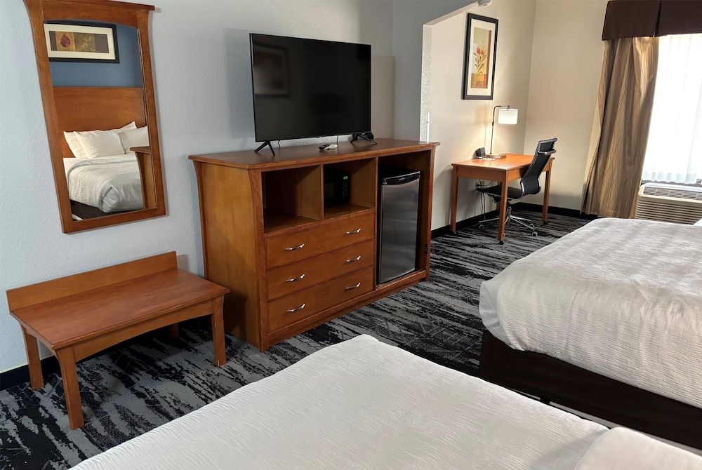 Suite, 2 Queen Beds, Non Smoking