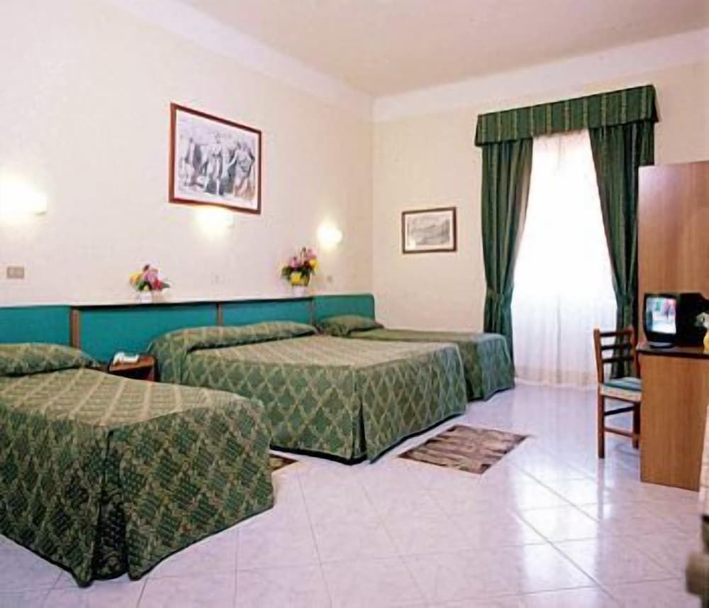 Hotel Giorgina Quadruple Room