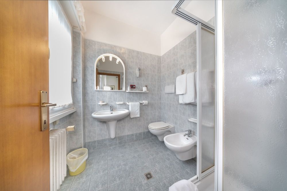 Hotel Karinhall Double Room Single Use 4