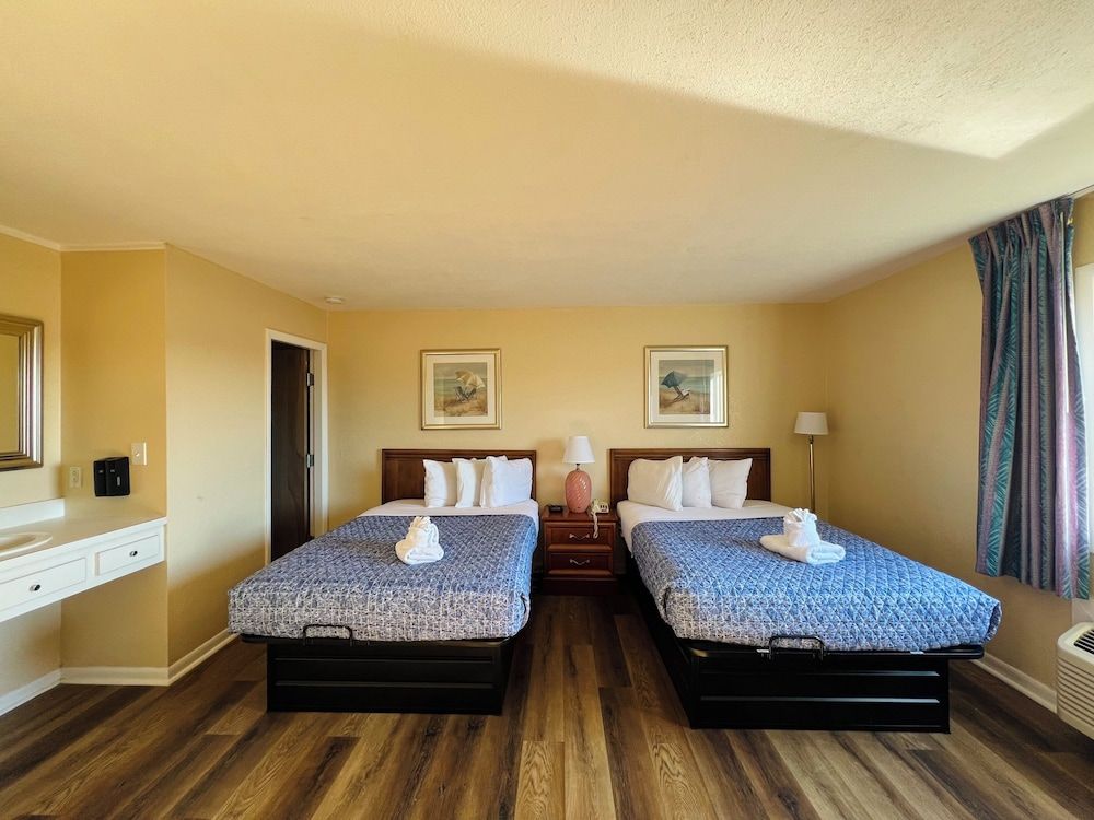 Suite with Two Double Beds - Non Smoking Across the street from ocean
