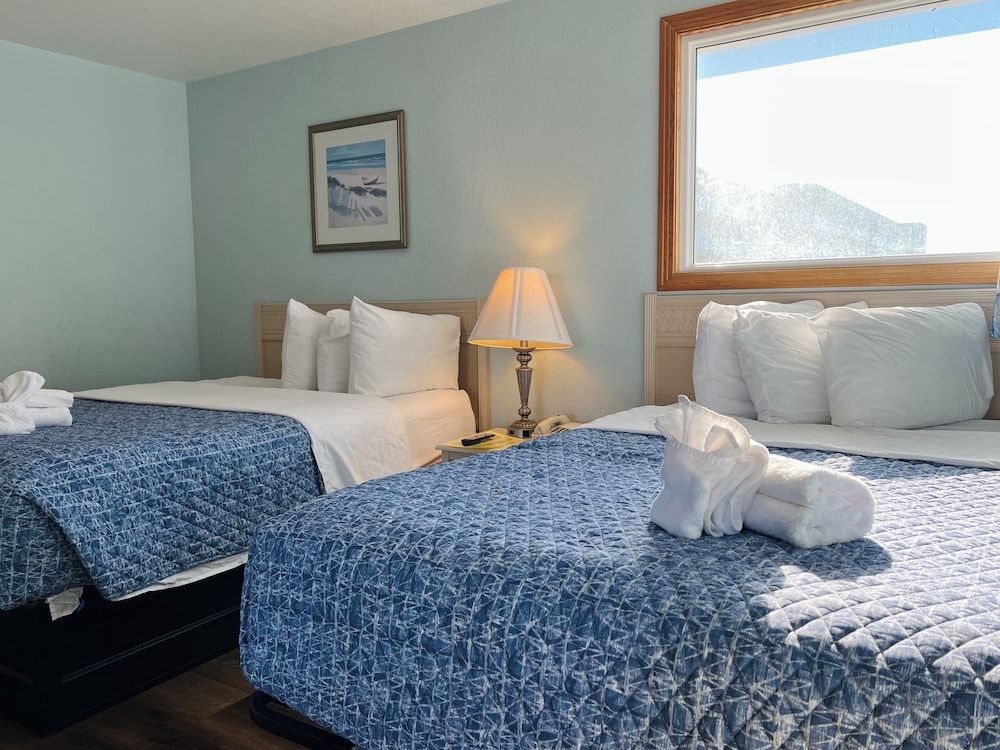 Deluxe Studio Suite with Two Double Beds - First Floor - Non Smoking