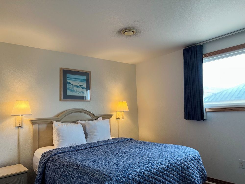 Queen Two-Bedroom Suite - Non Smoking
