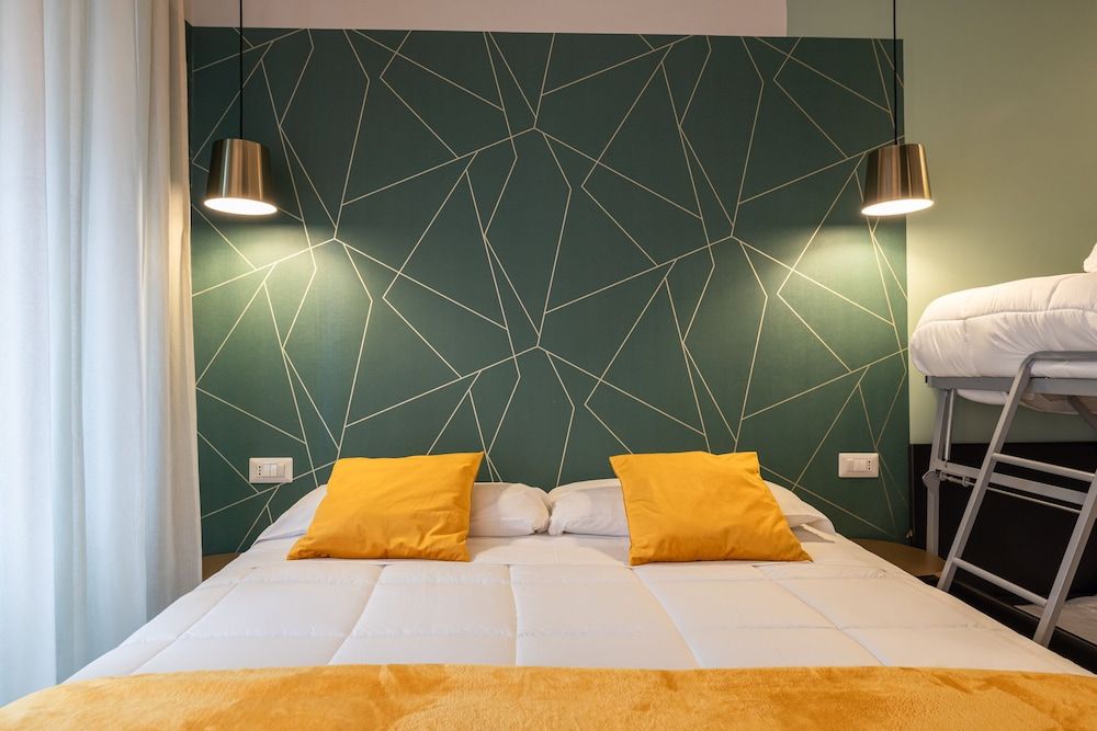 undefined Morpheus Rooms 9