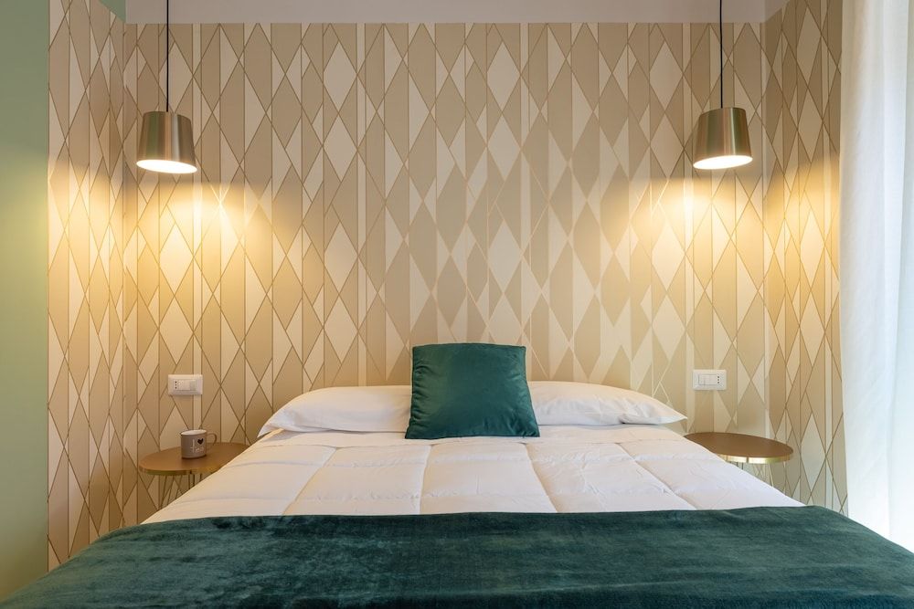 undefined Morpheus Rooms 5