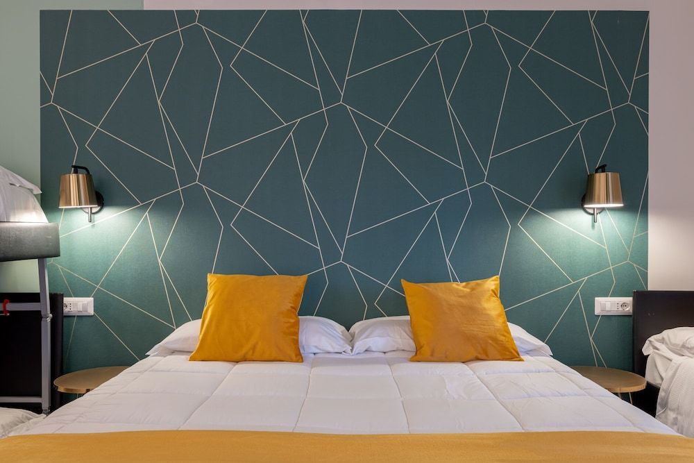 undefined Morpheus Rooms 7