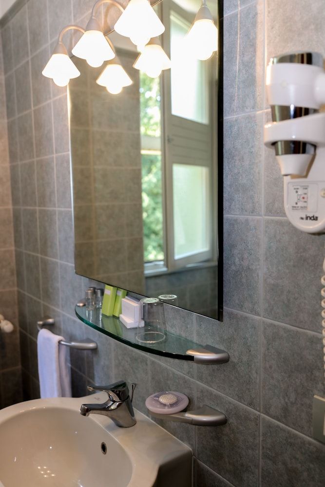 Hotel Villa Cagnola Standard Triple Room, 3 Twin Beds 3