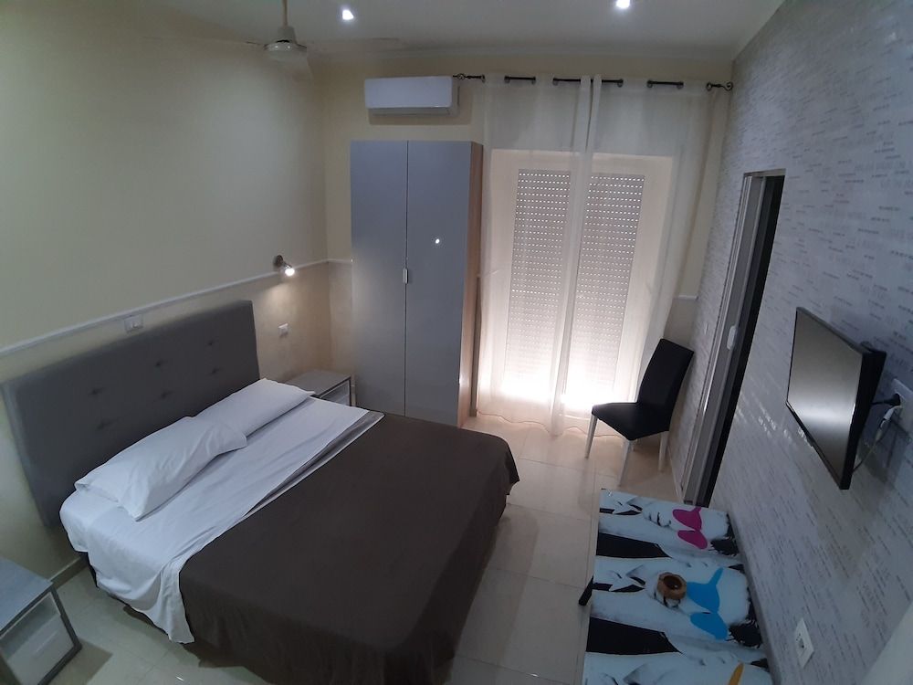 Hotel Viola Double or Twin Room 4