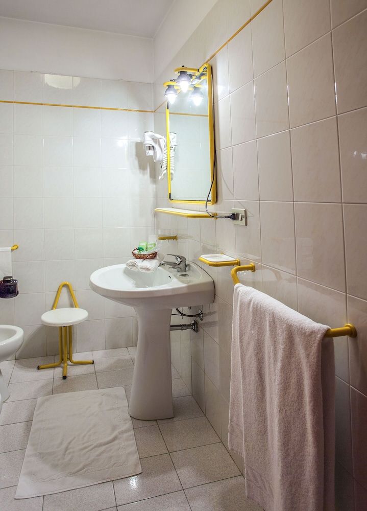 Hotel Quadrifoglio Single Room 8
