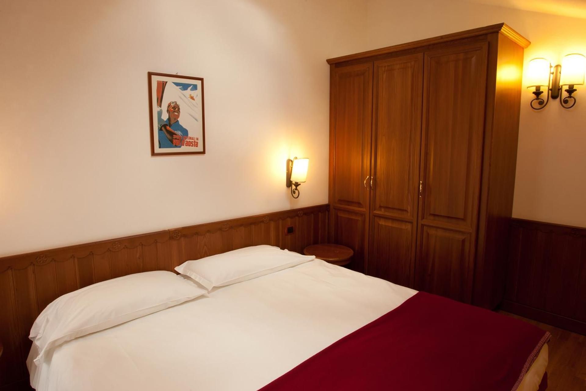 One-Bedroom Apartment with Balcony (4 Adults)