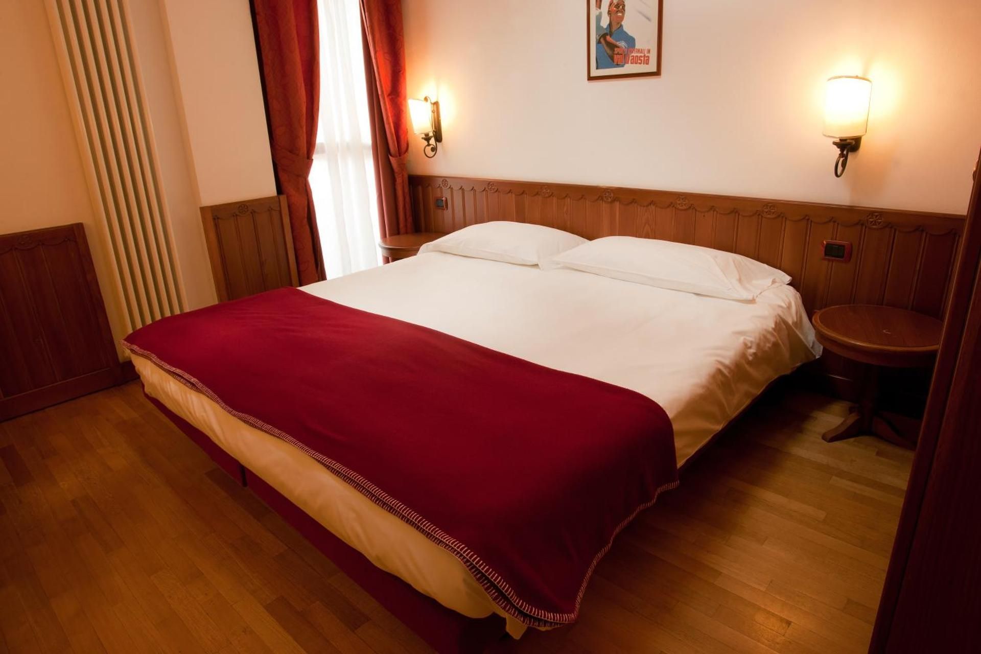 One-Bedroom Suite with Balcony