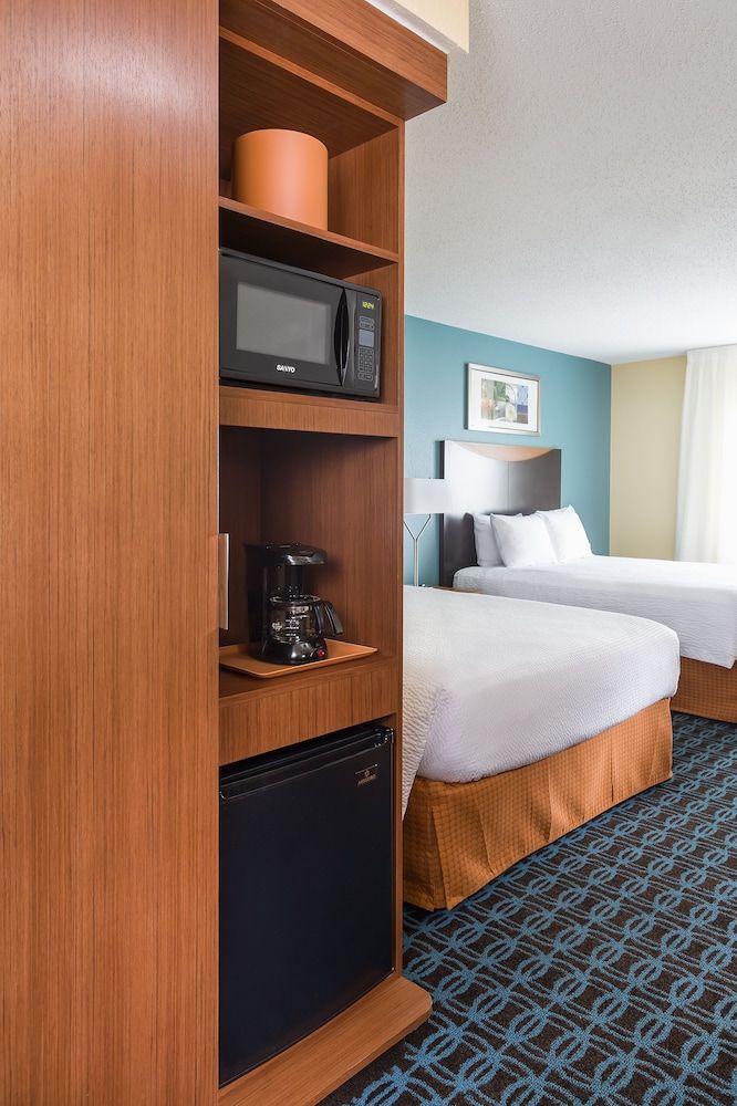 Room, 2 Queen Beds, Non Smoking (Mobility/Hearing Accessible, Tub)