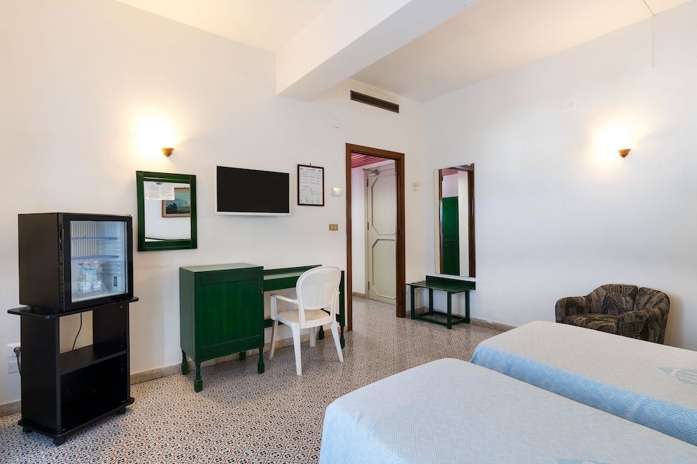 Saracen Sands Hotel & Congress Centre Standard Twin Room 3