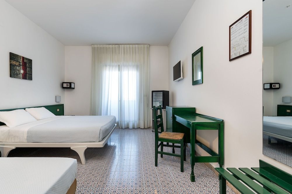 Saracen Sands Hotel & Congress Centre Standard Quadruple Room