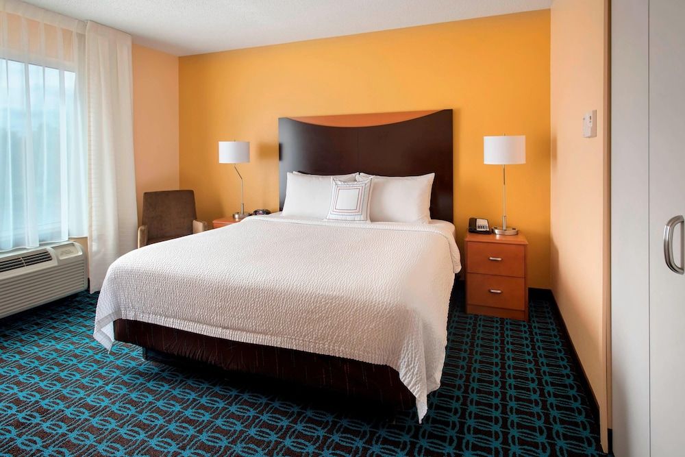 Room, 1 King Bed (Hearing Accessible)