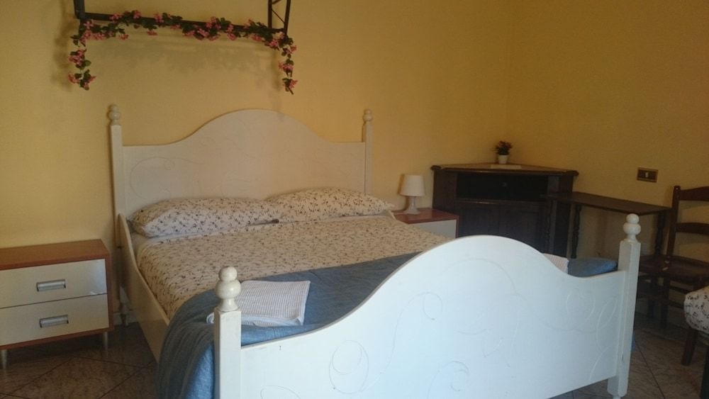 undefined Stazione Centrale 2 3