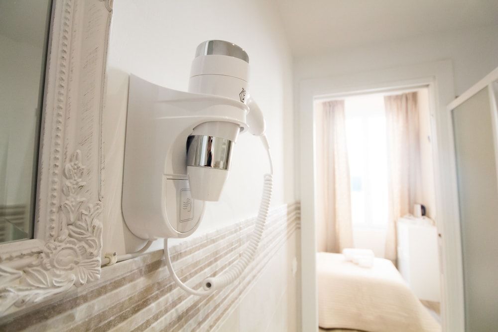 Emily Rooms Single Room 5