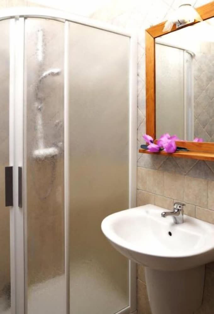 Relais I Dolci Grappoli Quadruple Room 4