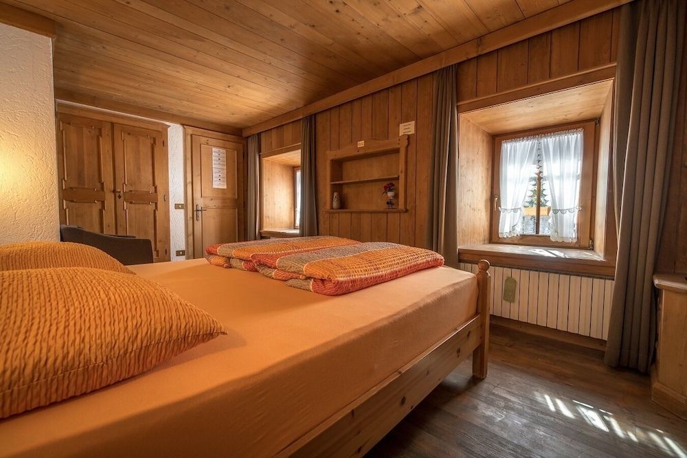 Baita Luleta Suite, Jetted Tub 2