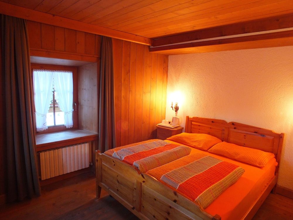 Baita Luleta Double Room, Ensuite 2