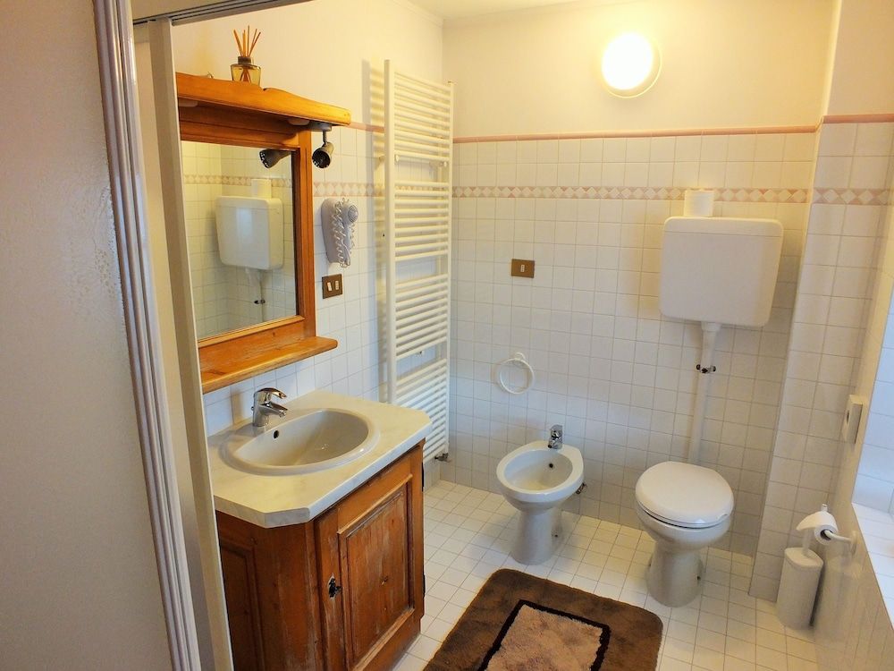 Baita Luleta Double Room, Ensuite 4