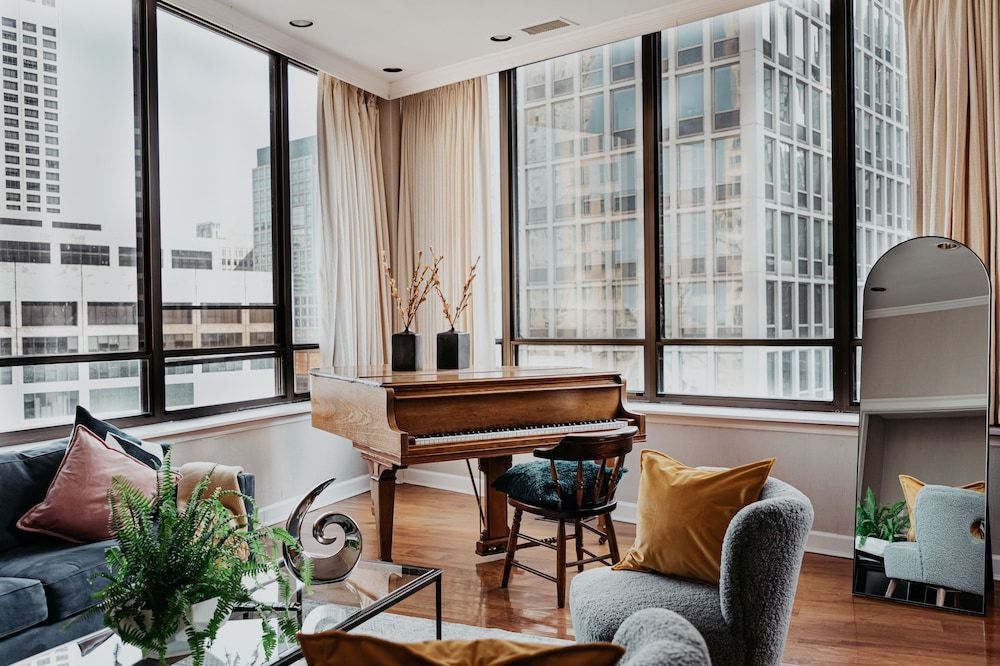 Selina Chicago Suite 4