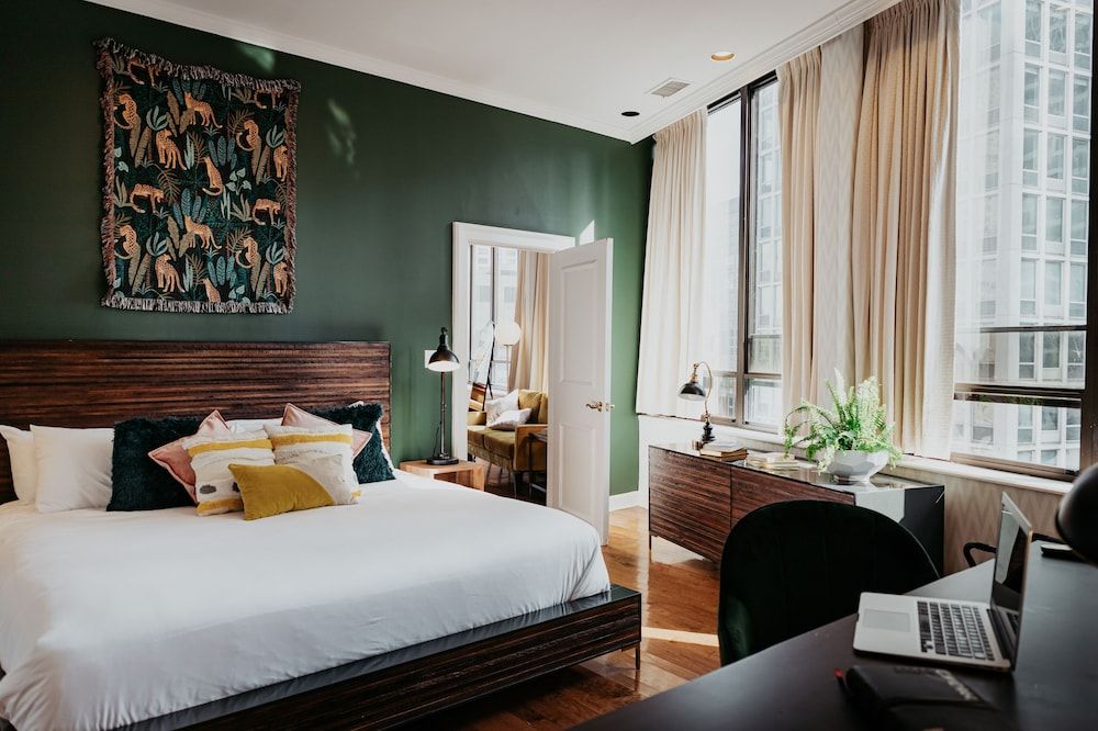 Selina Chicago Suite