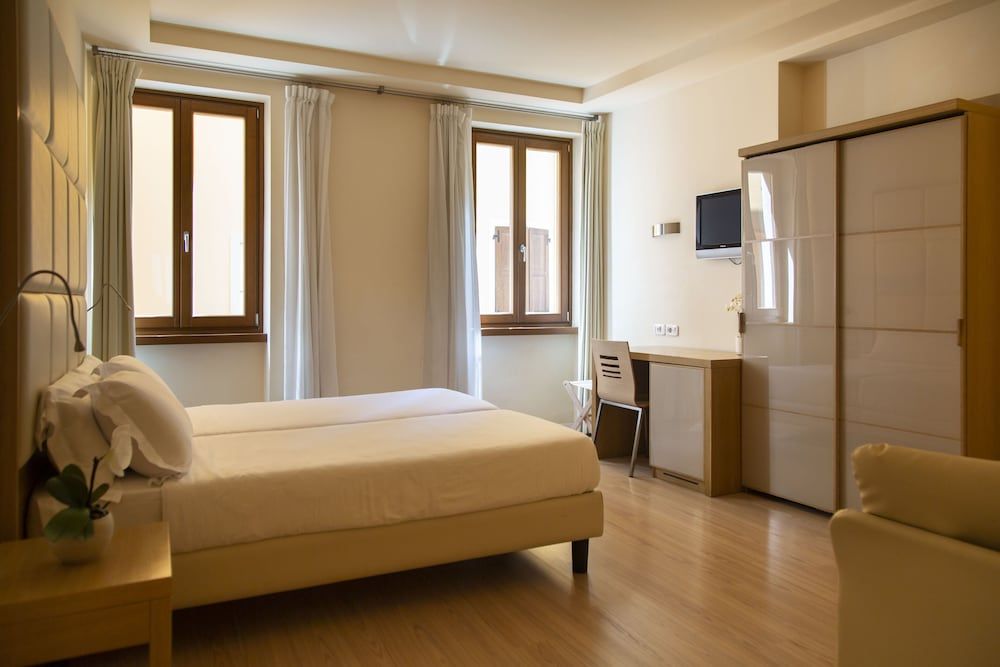 Junior Studio Suite