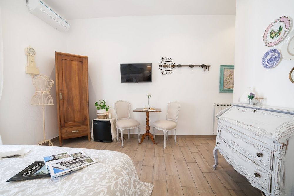 Maison Coquette Double Room 36