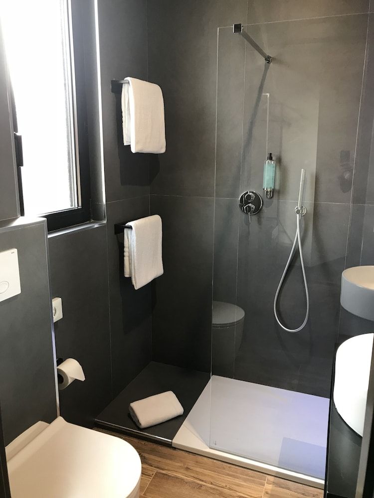 Hotel Roxy Double or Twin Room 3