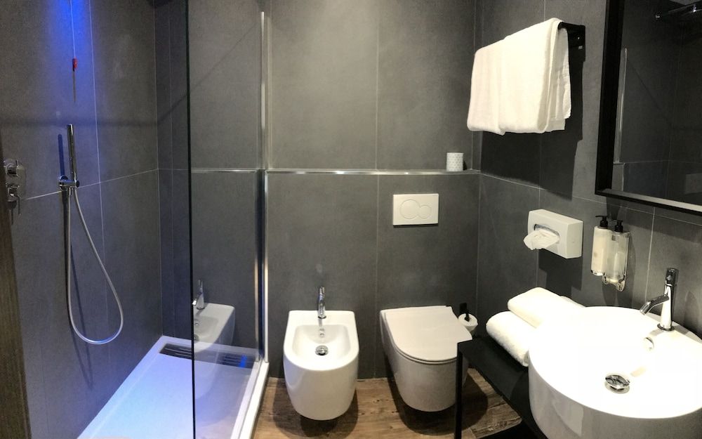 Hotel Roxy Double or Twin Room 4