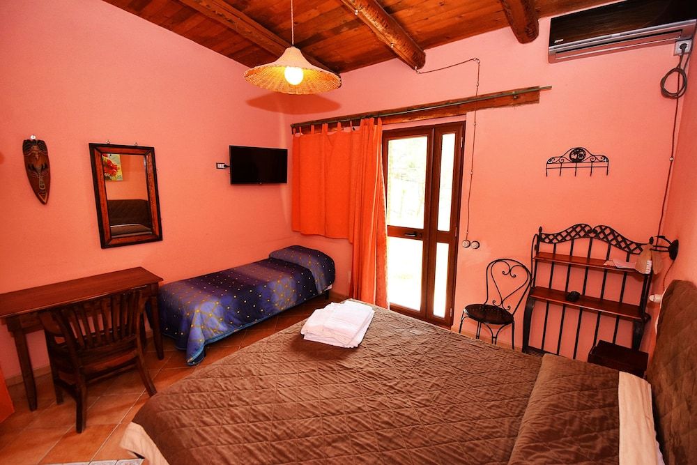 Standard Triple Room, 1 Bedroom, Garden View