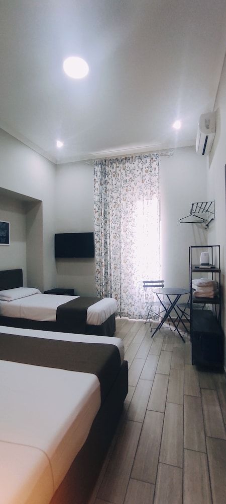 Napoli City Rooms Standard Triple Room 5