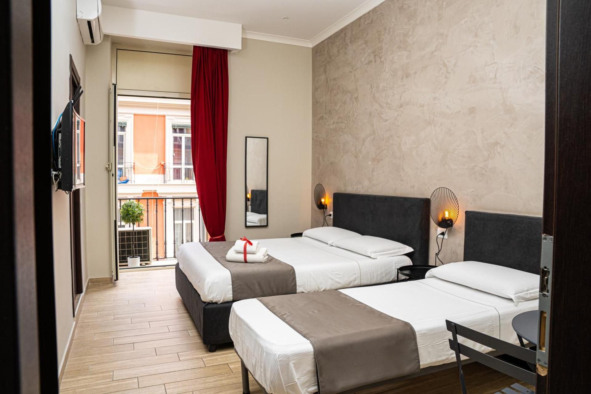 Napoli City Rooms Standard Triple Room 7