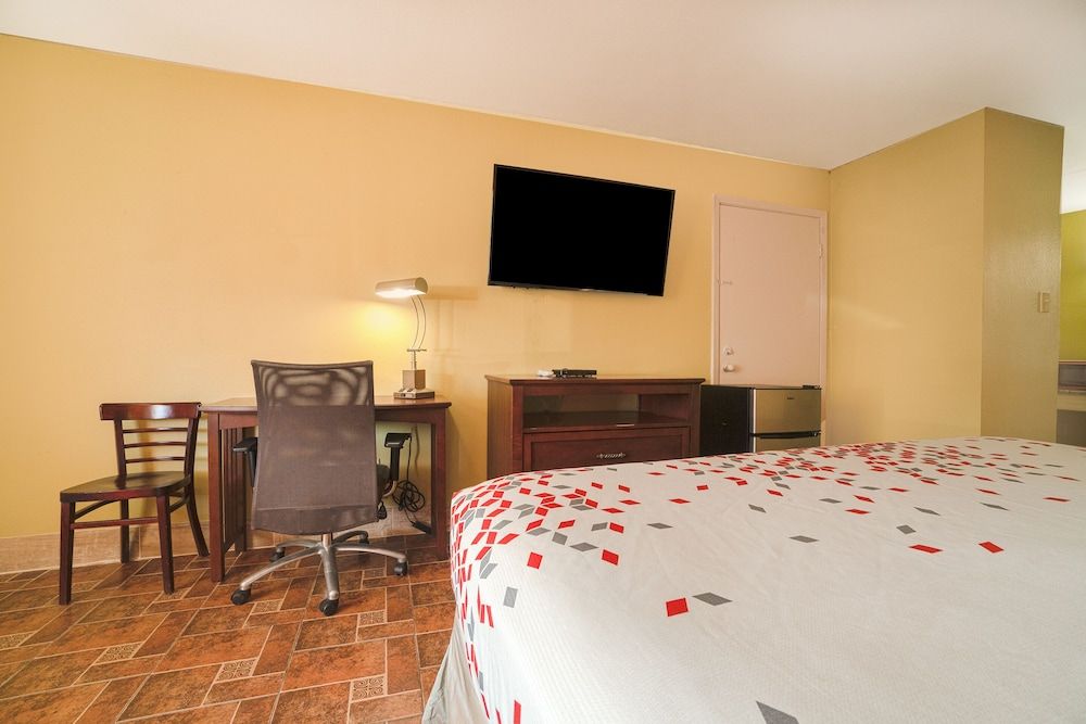 Aransas Bay Inn & Suites Corpus Christi by OYO Room, 1 King Bed