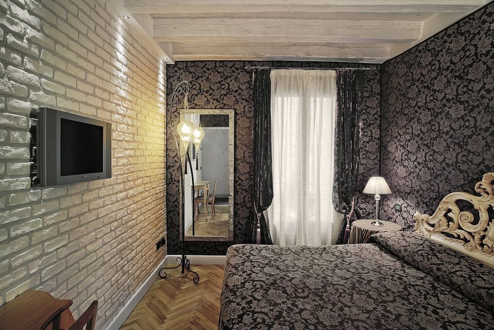 Bloom Standard Double Room 4