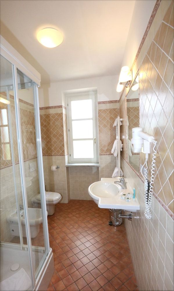 Hotel Barolo Family Room 2