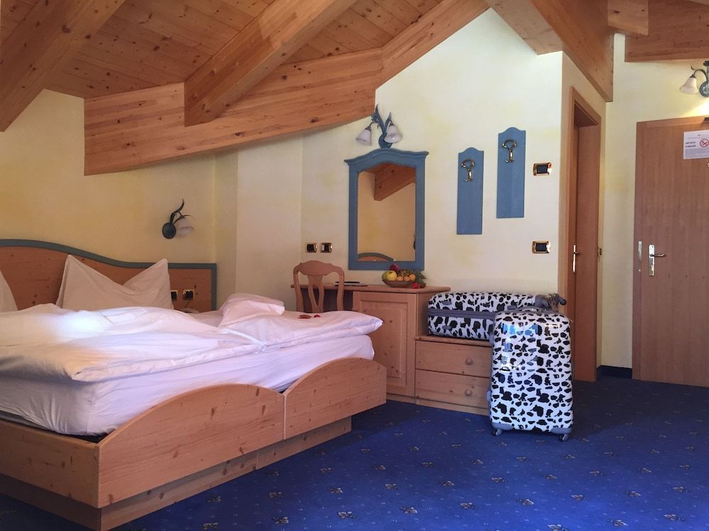 Junior Room, Balcony