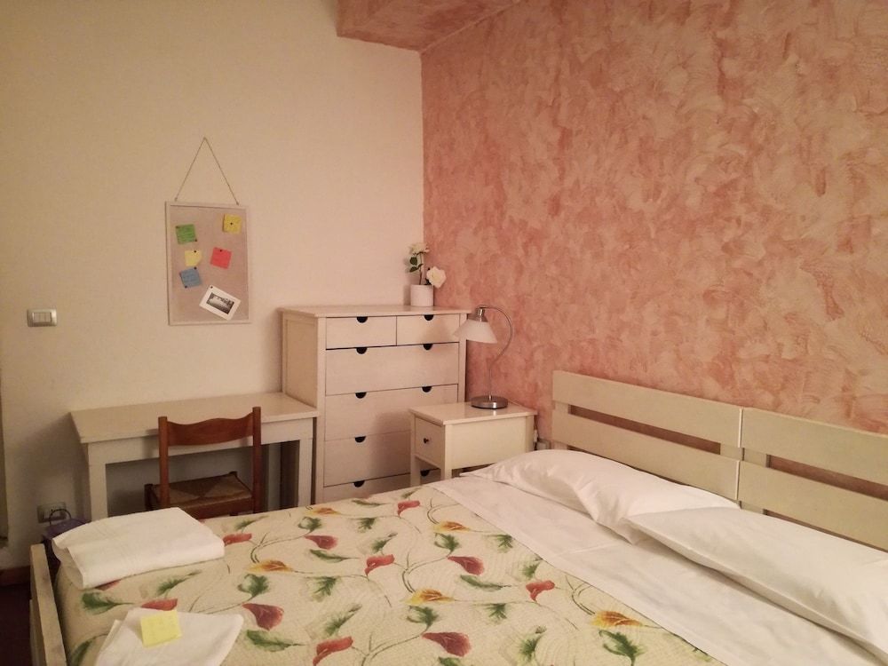 Casa Corsi Double Room, Shared Bathroom 4